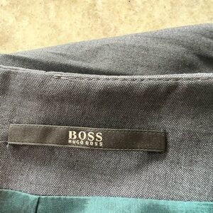 Hugo boss skirt suit size 6 used a few times for interviews only
